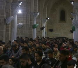 ‏‏صلاة والتراويح من المسجد العمري الكبير بغزة  (24)