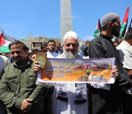 جماهير غفيرة من خان يونس تخرج في مسيرات دعت لها الفصائل الفلسطينية دعماً ونصرة للقدس والأقصى (3)