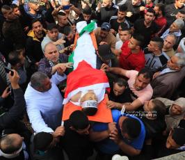 الشهيد محمد زكارنة ( 17 عاماً ) إلى مثواه الأخير (1)