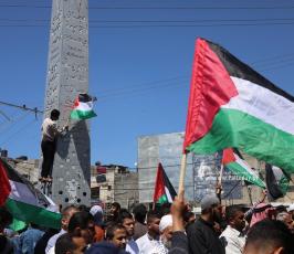 جماهير غفيرة من خان يونس تخرج في مسيرات دعت لها الفصائل الفلسطينية دعماً ونصرة للقدس والأقصى (6)