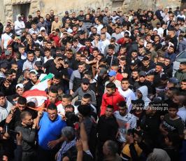 الشهيد محمد زكارنة ( 17 عاماً ) إلى مثواه الأخير (3)
