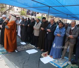 صلاة الجمعة امام الصليب (25)
