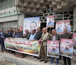 وقفة دعم  لأسرانا الأبطال في سجون الاحتلال الصهيوني المضربين عن الطعام (7)