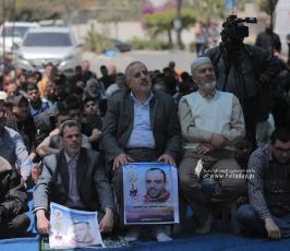 الجهاد تقيم صلاة الجمعة تضامنا مع الاسير المضرب عن الطعام خليل العواودة (19)