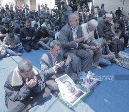 الجهاد تقيم صلاة الجمعة تضامنا مع الاسير المضرب عن الطعام خليل العواودة (5)