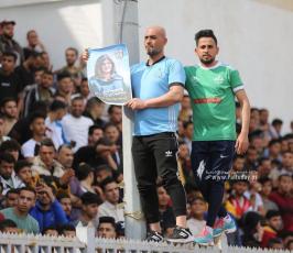 صور الشهيدة الصحفية شيرين أبوعاقلة مراسلة قناة الجزيرة خلال مباراة كرة قدم أ (3)