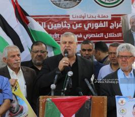خالد البطش خلال اعتصام اهالى الاسرى (4)