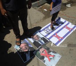 وقفة فصائلية في غزة للتنديد بمسيرة الاعلام المقرر تنظيمها يوم الاحد القادم في القدس (8)