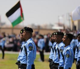 عناصر من الشرطة الفلسطينية بقطاع غزة  يشاركون في حفل تخرج (6)