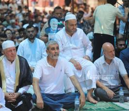 الجهاد تقيم خطبة وصلاة الجمعة نصرة للأسرى و دعما للأسير المضرب عن الطعام خليل عواودة امام مقر الصليب الاحمر بمدينة غزة (18)