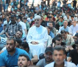 الجهاد تقيم خطبة وصلاة الجمعة نصرة للأسرى و دعما للأسير المضرب عن الطعام خليل عواودة امام مقر الصليب الاحمر بمدينة غزة (13)