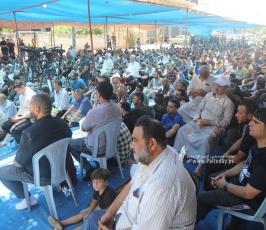 الجهاد تقيم خطبة وصلاة الجمعة نصرة للأسرى و دعما للأسير المضرب عن الطعام خليل عواودة امام مقر الصليب الاحمر بمدينة غزة (3)