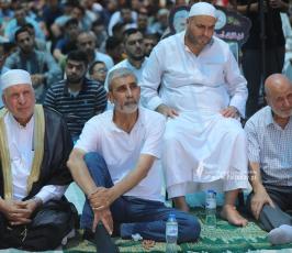 الجهاد تقيم خطبة وصلاة الجمعة نصرة للأسرى و دعما للأسير المضرب عن الطعام خليل عواودة امام مقر الصليب الاحمر بمدينة غزة (28)