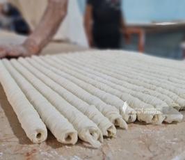 استعداد محلات الحلويات في غزة لاستقبال يوم إعلان نتائج الثانوية العامة (10)