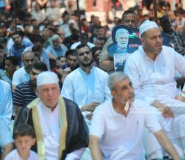 الجهاد تقيم خطبة وصلاة الجمعة نصرة للأسرى و دعما للأسير المضرب عن الطعام خليل عواودة امام مقر الصليب الاحمر بمدينة غزة (16)