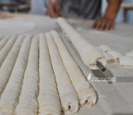 استعداد محلات الحلويات في غزة لاستقبال يوم إعلان نتائج الثانوية العامة (12)