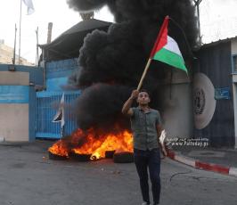 متضرري العدوان الإسرائيلي على القطاع عام 2014 أمام مقر الأونروا بغزة (13)