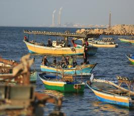  فصائل العمل الوطني والإسلامي تنظم فعالية شعبية رفضا للحصار وسرقة الثروات الطبيعية والغاز (24)