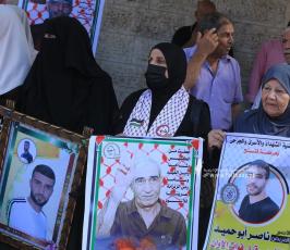 اعتصام اهالى الاسرى وقفة تضامنية امام مقر الصليب الاحمر بغزة مع الاسير ناصر ابو حميد (9)