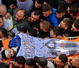حشود مهيبة تشارك في جنازة شهداء نابلس (15)