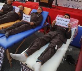  الشعبيّة تنظم مسيرة جماهيريّة  إسنادًا للأسرى المضربين عن الطعام أمام مقر الصليب الاحمر بغزة (14)