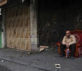 الخليل تحت نار الحصار من جديد .. تضييقات على حركة المواطنين وإغلاق للمداخل (3)