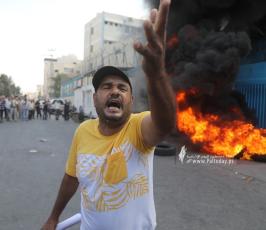 اعتصام امام مقر الانروا (3)