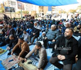 صلاة جمعة أمام مقر الصليب الأحمر بغزة تضامناً مع الأسرى (4)