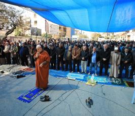 صلاة جمعة أمام مقر الصليب الأحمر بغزة تضامناً مع الأسرى (9)