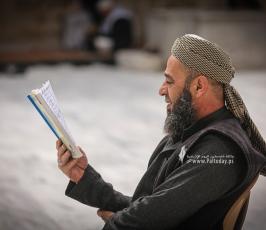  حلقات القرآن الكريم في أول يوم لشهر رمضان في المسجد العمري (15)