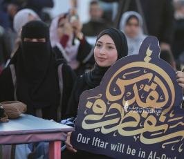 إعلاميون ونشطاء ينظمون مهرجان إعلامي بعنوان سنفطر في القدس (11)