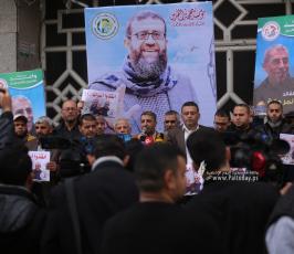  وقفة في غزة تضامناً مع الأسيرين الشيخ خضر عدنان ووليد دقة (8)
