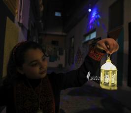 فرحة الاطفال بمدينة غزة مع بدء أول ليلة من شهر رمضان الكريم (5)