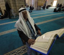  حلقات القرآن الكريم في أول يوم لشهر رمضان في المسجد العمري (10)