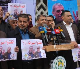  وقفة في غزة تضامناً مع الأسيرين الشيخ خضر عدنان ووليد دقة (6)