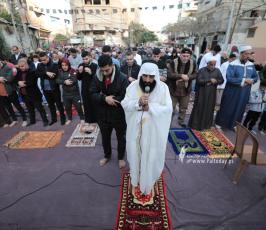الجهاد الإسلامي بغزة  تقيم صلاة عيد الفطر في العراء (4)