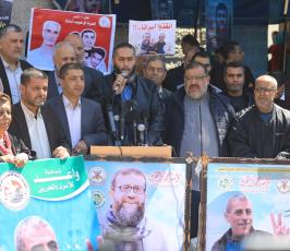 خيمةتضامن مع الشيخ خضر عدنان امام مقر الصليب الاحمر بمدينة غزة (1)