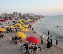 شاطئ بحر غزة  كافتيرات ومطاعم غزة على شاطئ البحر تتزين لاستقبال الصيف (8)