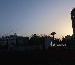 اثار الدمار الذى لحق بمنازل وأراضى المواطنين من القصف الصهيونى على غزة (9)