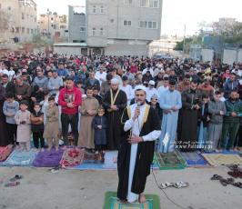 الجهاد الإسلامي بغزة  تقيم صلاة عيد الفطر في العراء (1)