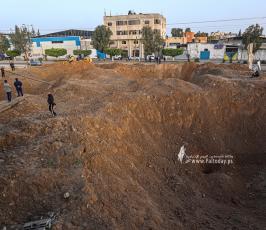 اثار الدمار الذى لحق بمنازل وأراضى المواطنين من القصف الصهيونى على غزة (14)