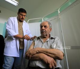 بدء تطعيم حجاج قطاع غزة في المراكز الصحية (12)