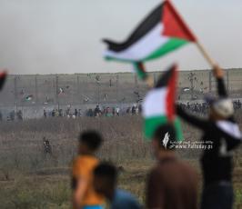 الاحتلال يقمع مسيرة العلم الفلسطيني شرق مدينة غزة (11)