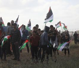 الاحتلال يقمع مسيرة العلم الفلسطيني شرق مدينة غزة (8)