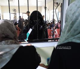 بالصور جمعية الانصار الخيرية ومؤسسة شهيد الايرانية توزع مكرمة مالية على شهداء العدوان الاخير معركة ثأر الاحرار (13)