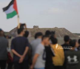 الاحتلال يقمع مسيرة العلم الفلسطيني شرق مدينة غزة (13)