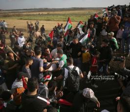 الاحتلال يقمع مسيرة العلم الفلسطيني شرق مدينة غزة (36)