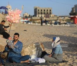  شاطئ بحر غزة المتنفّس الوحيد لأهالي القطاع المحاصر (7)