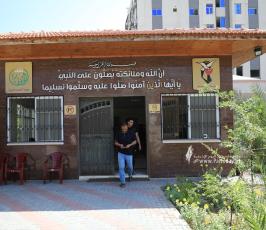 بالصور جمعية الانصار الخيرية ومؤسسة شهيد الايرانية توزع مكرمة مالية على شهداء العدوان الاخير معركة ثأر الاحرار (14)