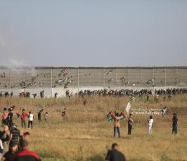 الاحتلال يقمع مسيرة العلم الفلسطيني شرق مدينة غزة (14)